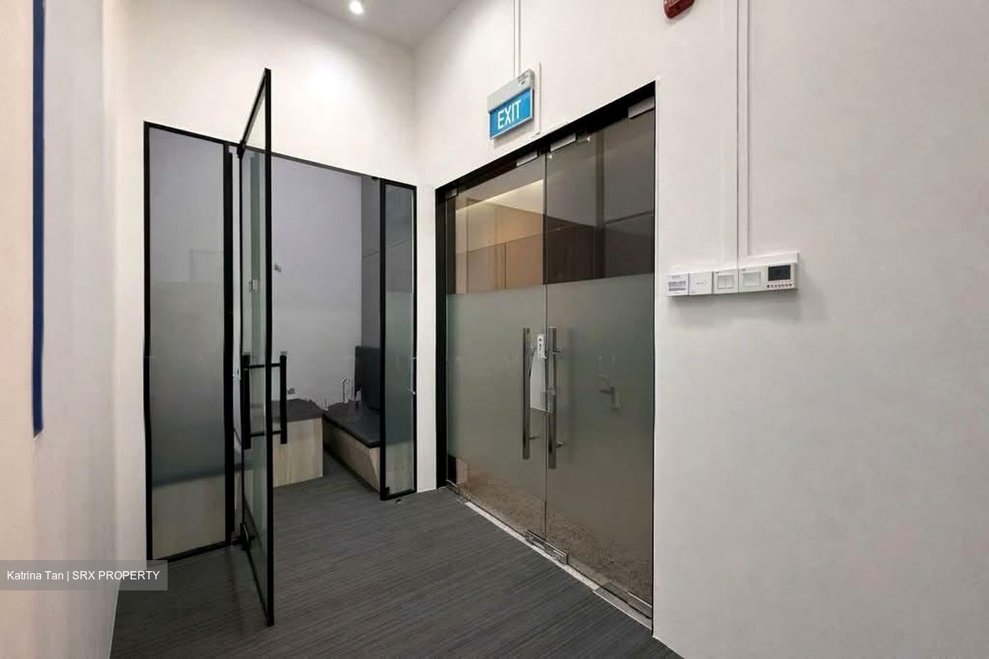 Sbf Center (D1), Office #572095641